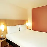 Ibis فندق 3*