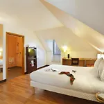 Ibis Hotel 3*
