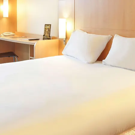 Ibis Hotel 3*