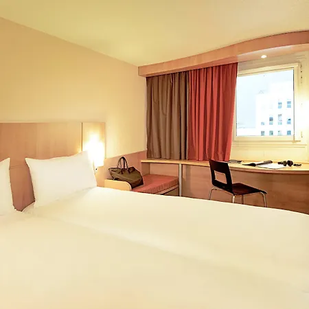 Ibis Hotel 3*