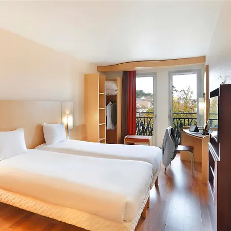Ibis ホテル 3*