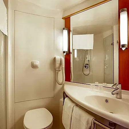 Ibis 3*