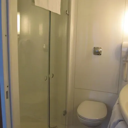 Ibis Hotel 3*