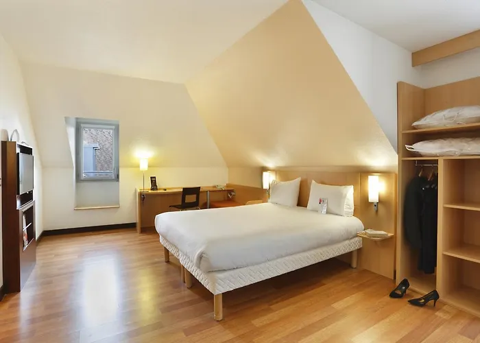 Otel Ibis Étampes